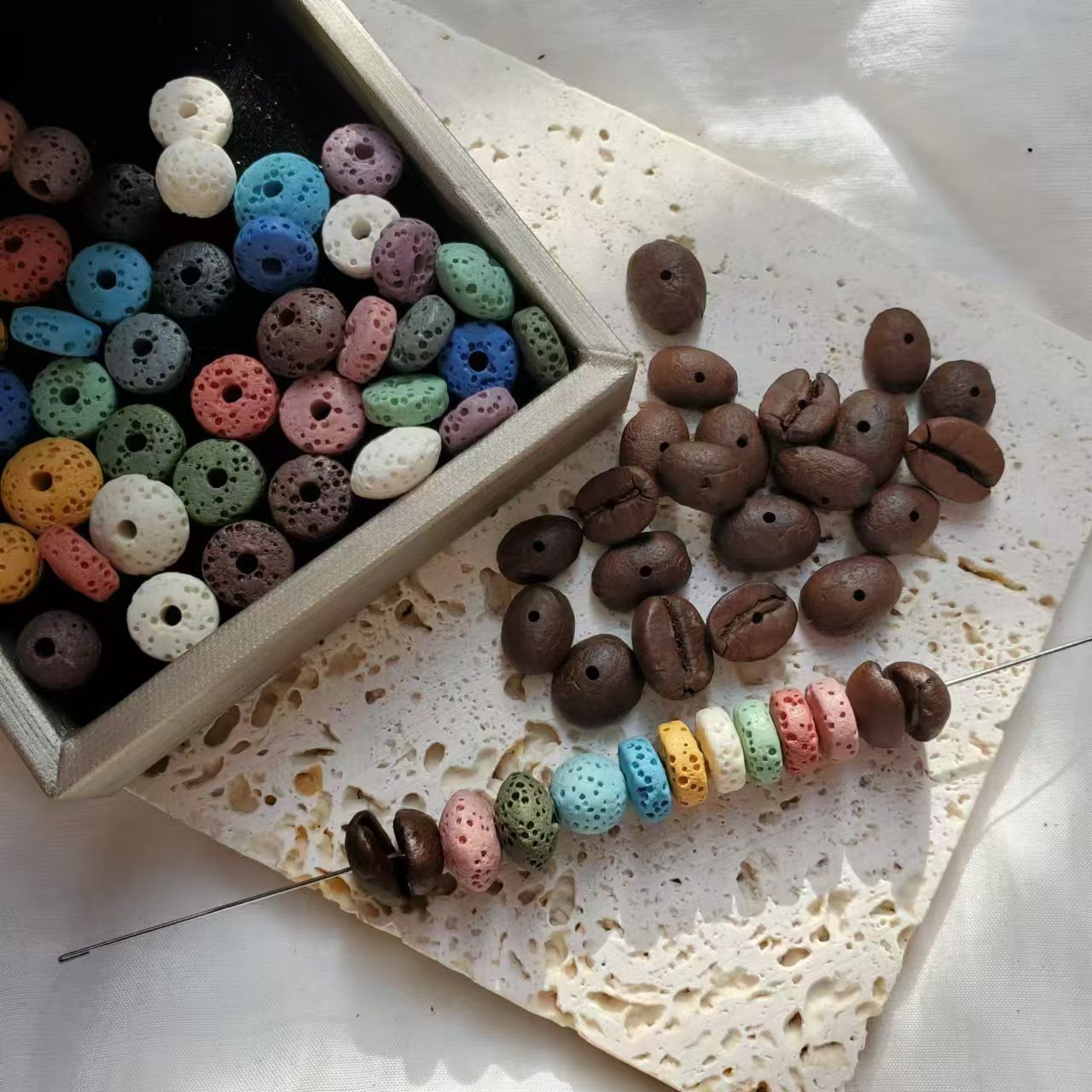 One Thousand Pieces Per Bottle Get Bracelets