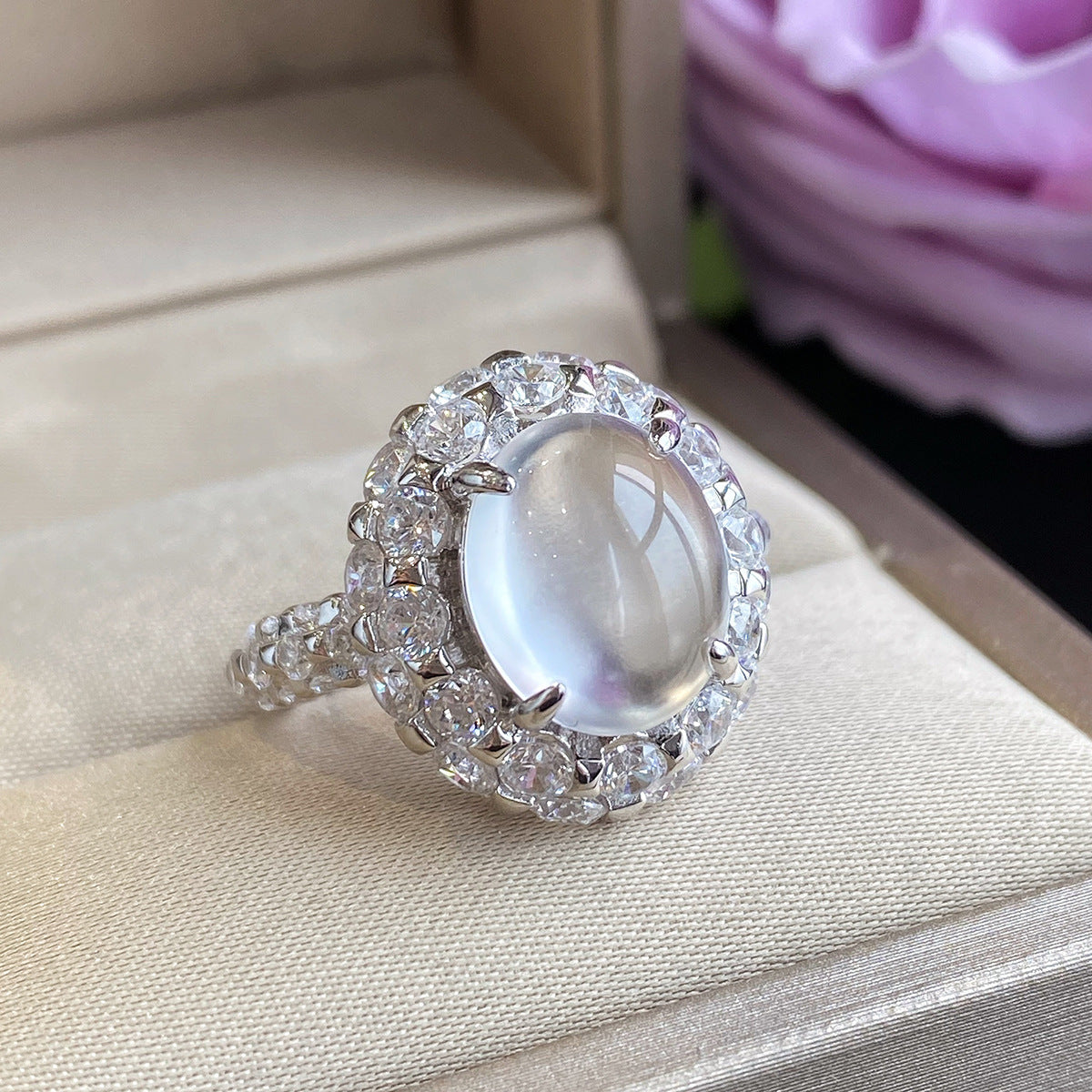 Iced Gray Agate White Chalcedony Retro Temperament Open Female Oval Ring