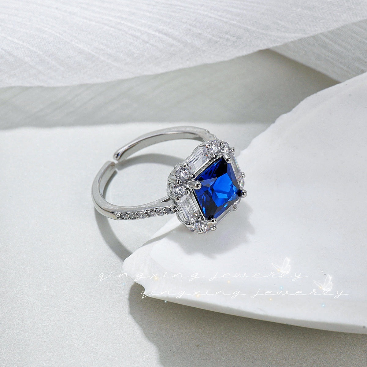 Luxury Fashion Square Synthetic Red Corundum Emerald Blue Pointed Crystal Ring