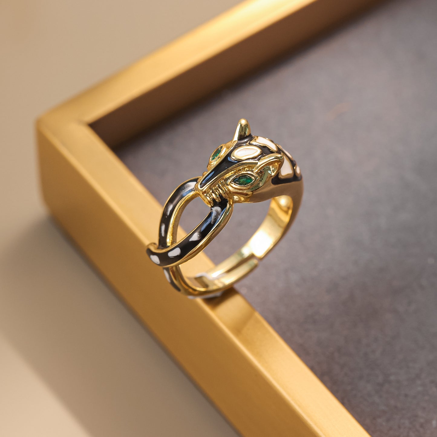 Women's & Men's Gold Micro Inlaid Zircon Fashion Leopard Rings