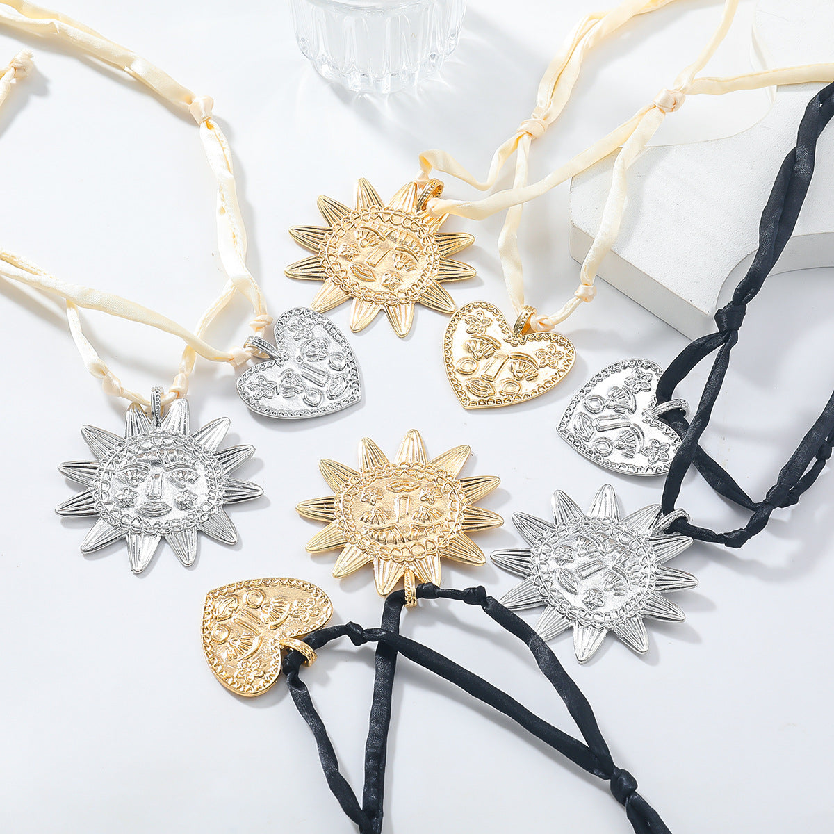 Trendy Simple Fashion Alloy Sunflower Heart Necklaces