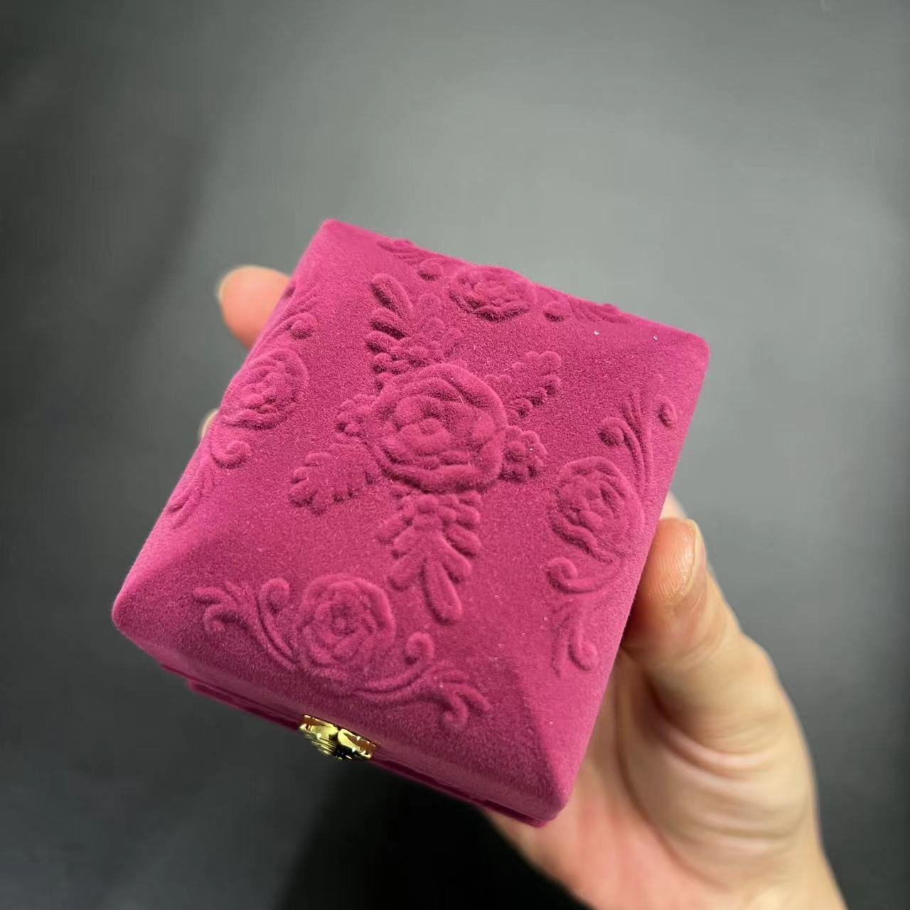 Box No Shipping For Individual Purchase Necklaces