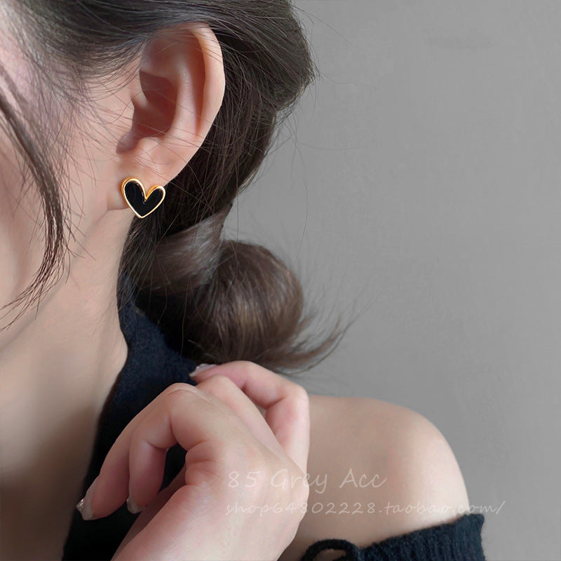 Women's Black Love Heart Minority Design High Earrings