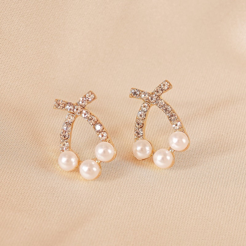 Women's Creative Simple Pearl Vintage Ornament Earrings