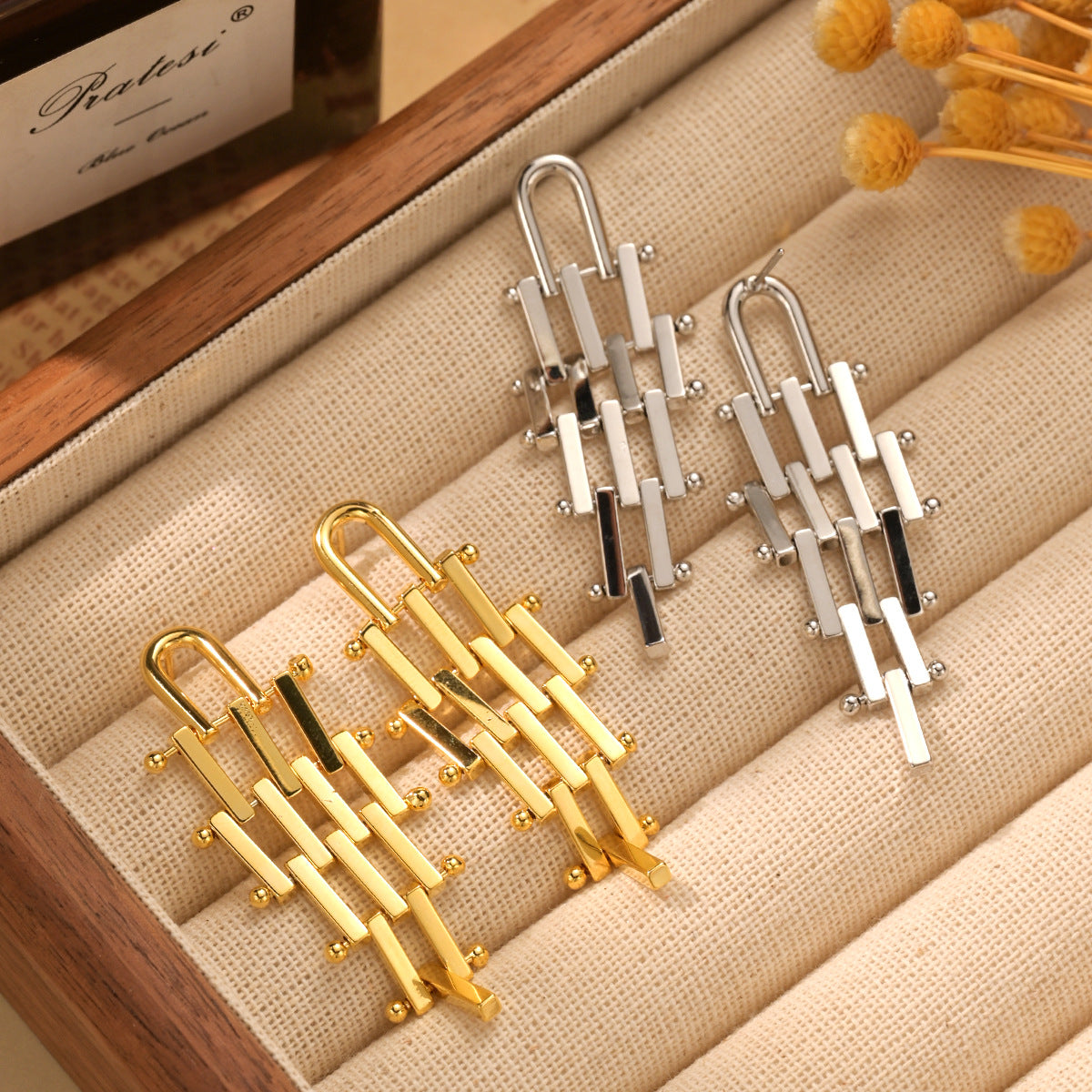 Women's Needle Round Irregular Vintage Metal High Earrings