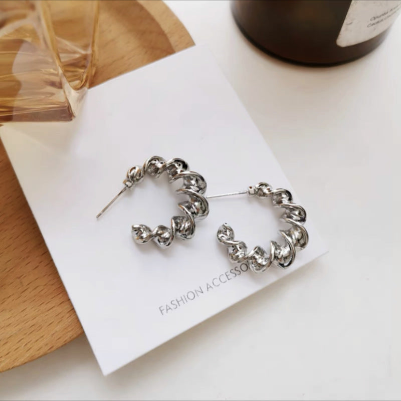 Simple Female Sier Light High-grade Small Ear Earrings