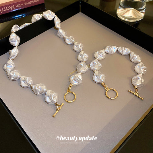 Women's Pearl Buckle Design Sense Temperament Clavicle Bracelets