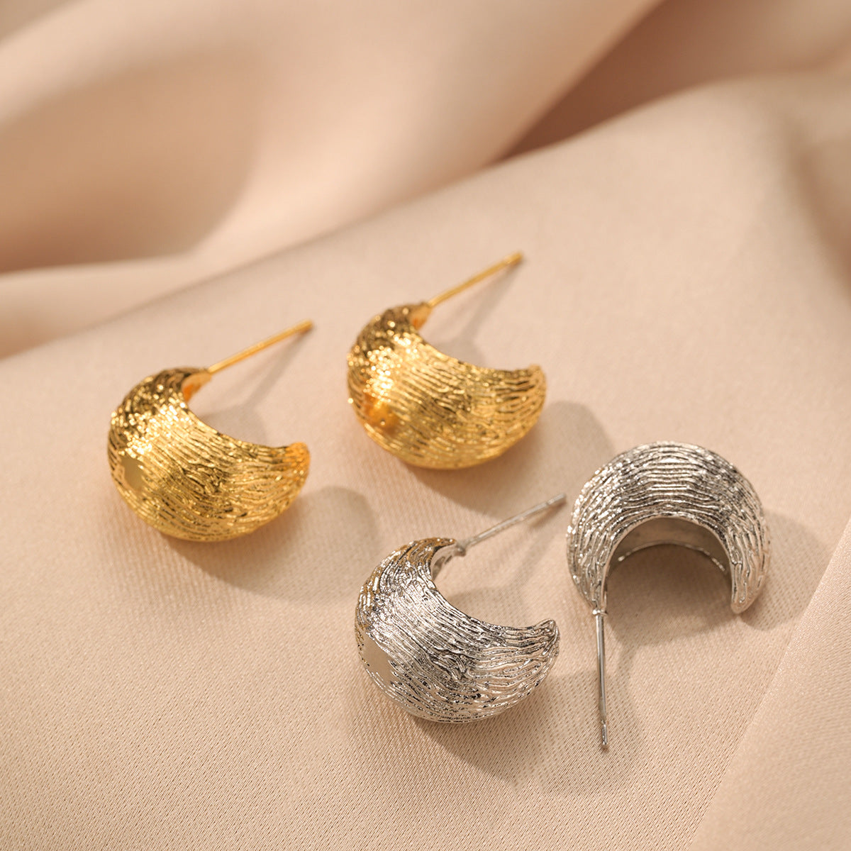 Women's Needle Round Irregular Vintage Metal High Earrings
