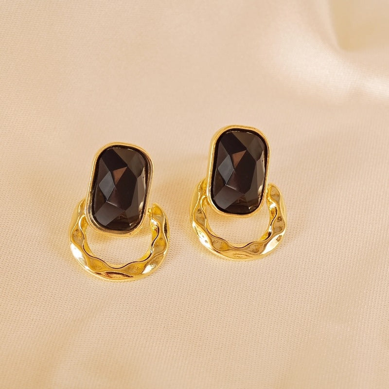 Women's Creative Simple Pearl Vintage Ornament Earrings