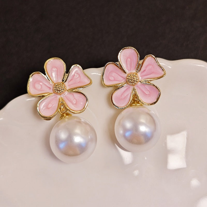Women's Creative Simple Pearl Vintage Ornament Earrings
