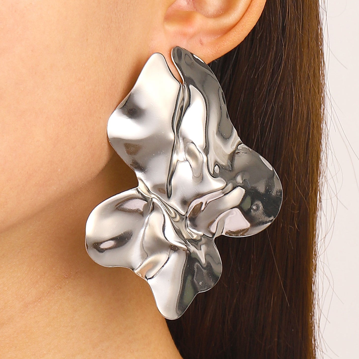 Women's Metal Trendy Irregular Pleated Retro Simple Graceful Earrings