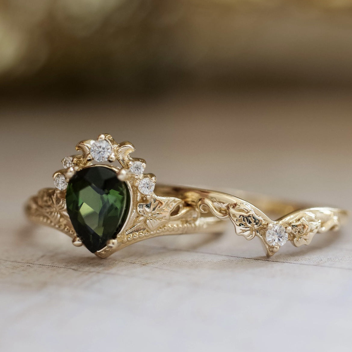 Women's Inlaid Rhinestone Olive Green Zircon Medieval Rings