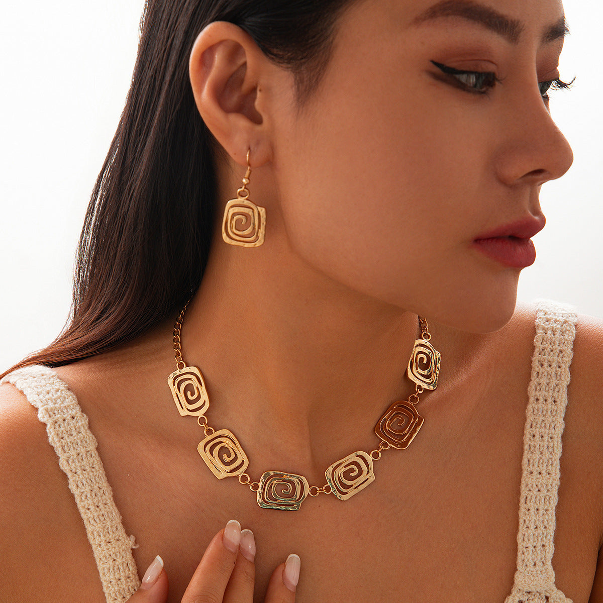 Ornament Style Irregular Alloy Suit Geometric Wave Thread Necklaces
