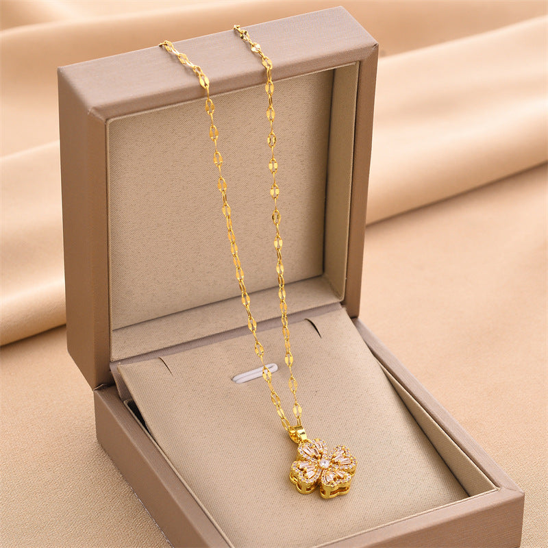 Good Luck Comes Four-leaf Clover Micro Rhinestone Titanium Steel Necklaces
