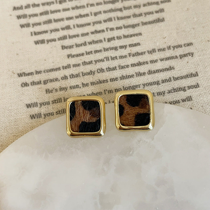 Women's Print Resin For Retro Affordable Luxury Fashionable Earrings