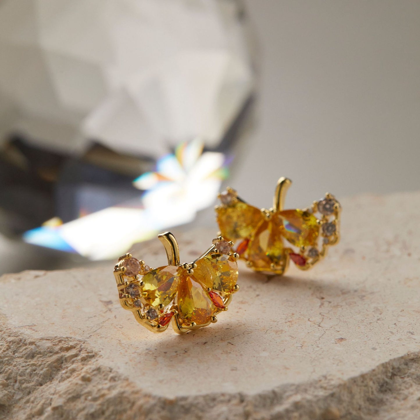 Ginkgo Shimmer French Style Leaf Super Flash Earrings