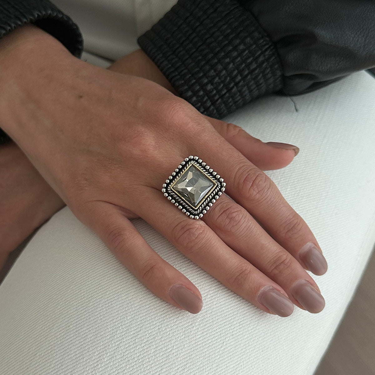 Style Vintage Metal Water Drop Square Light Luxury Minority Geometric Stud Earrings