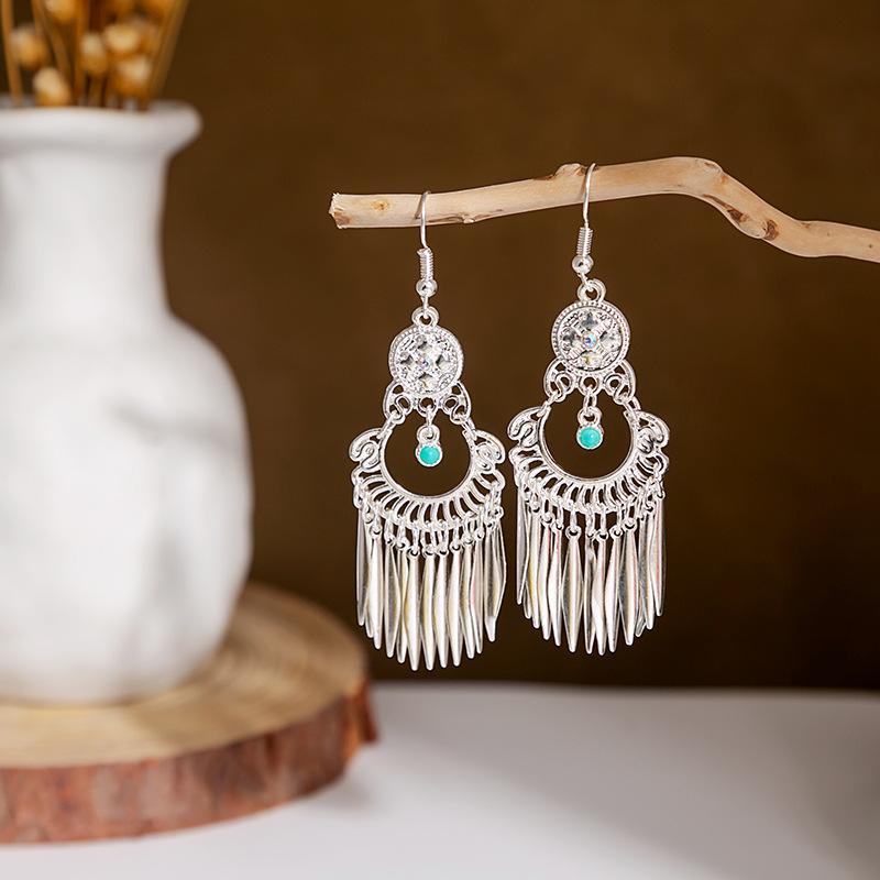 Hollowed Fashion Exotic Retro Artistic Classical Earrings