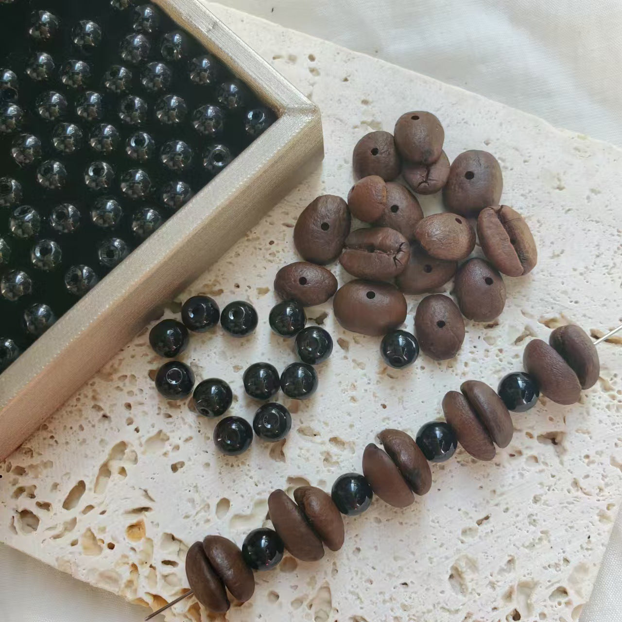 One Thousand Pieces Per Bottle Get Bracelets