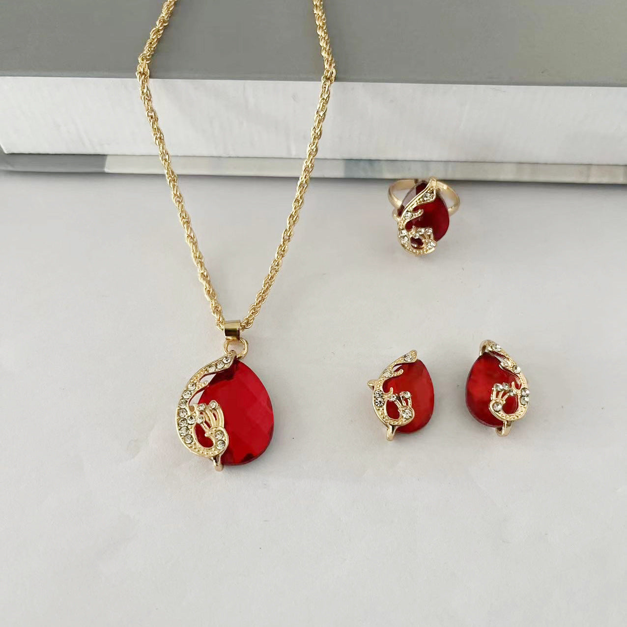 Charming Creative Series Malachite Exquisite Diamond Jewelry Set