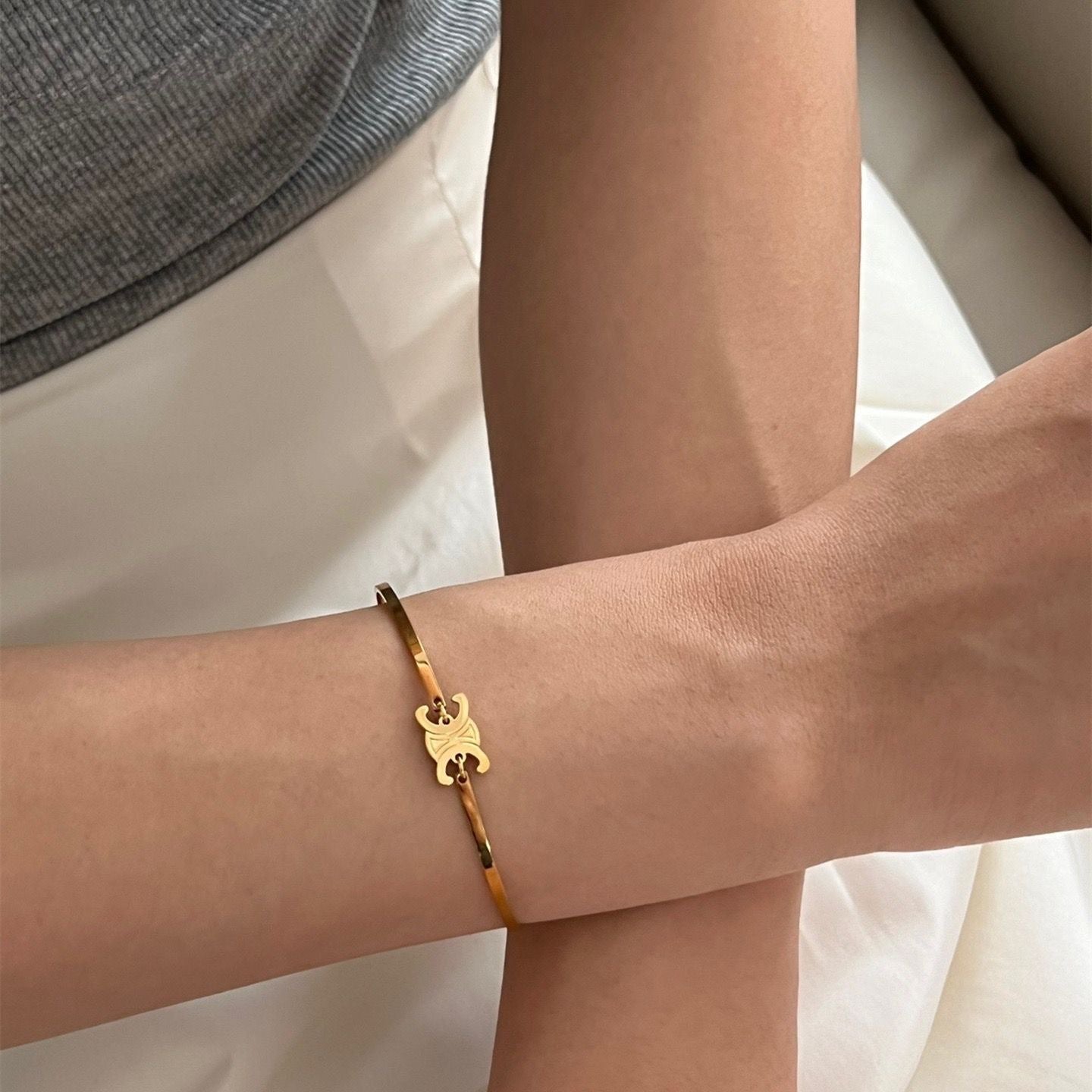 Women's Titanium Steel Arc High-grade Light Luxury Bracelets
