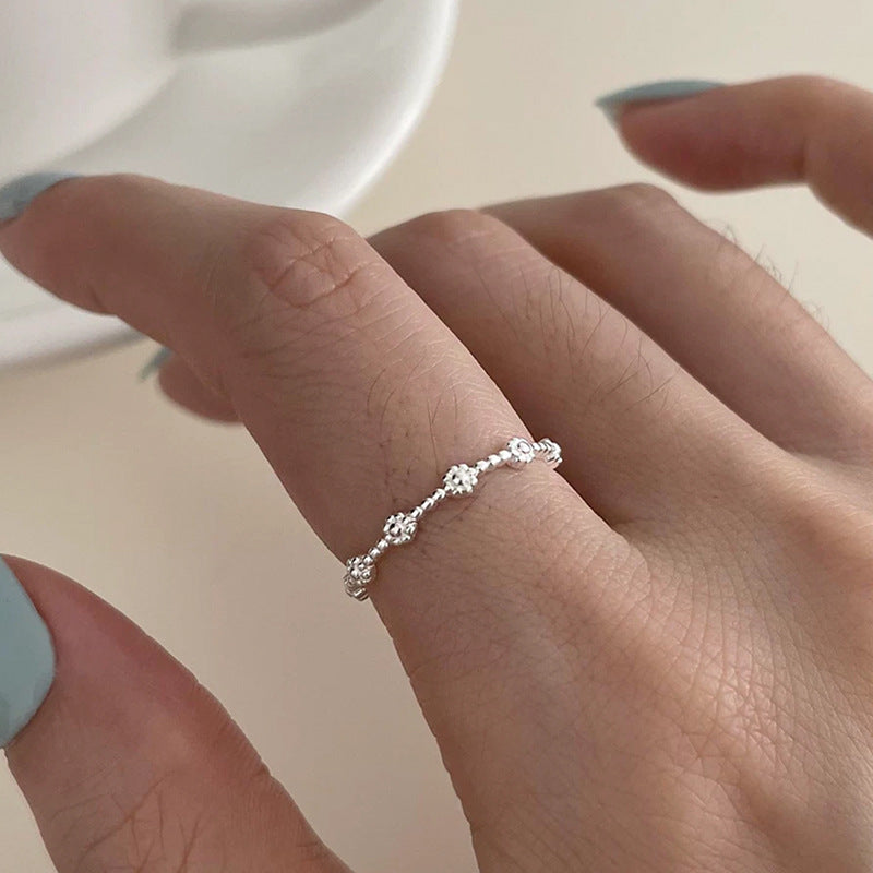 Women's Hollow Flower Open Niche Design Simple Rings