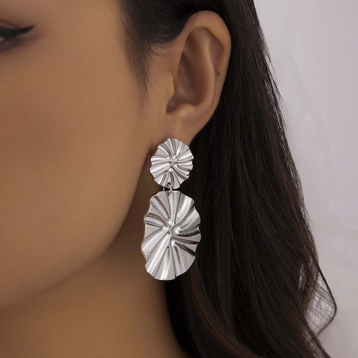Ornament Simple Niche Spiral Pattern Conch Earrings