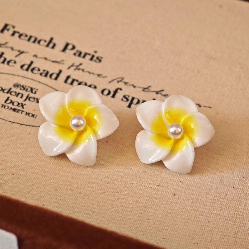 Women's Creative Simple Pearl Vintage Ornament Earrings