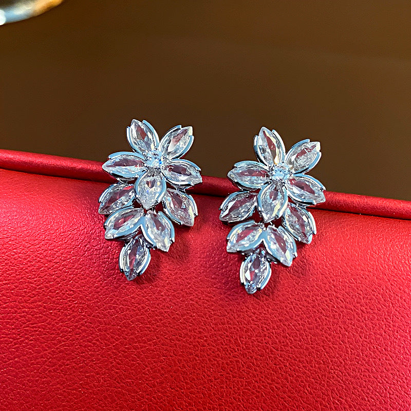 Women's Flower Zircon Ear Light Luxury Minority Rings