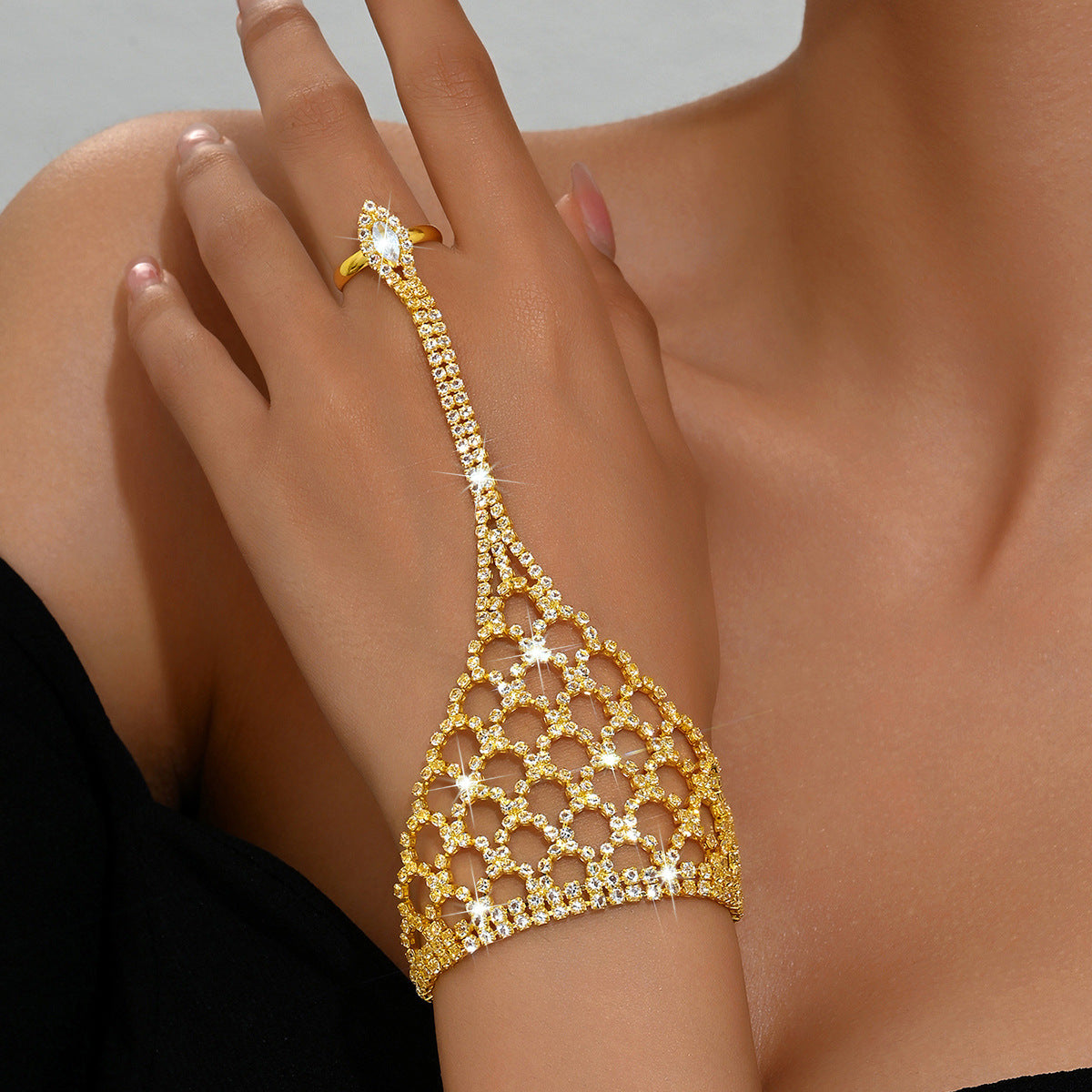Fashion Personalized Mesh Rhinestone Finger Chain Trendy Grace Full Bracelet