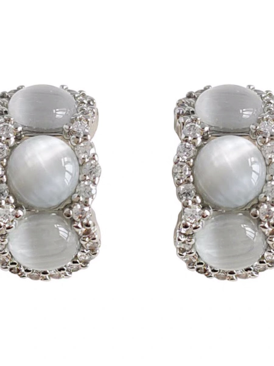 Retro Cat's Eye Light Luxury High-grade Sense Earrings