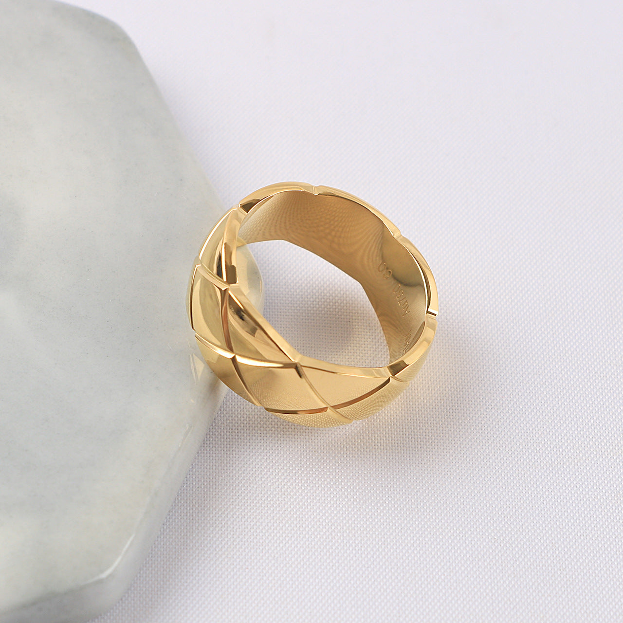 Diamond Plaid Gold Titanium Steel Couple One-hand Straight Hair Light Rings