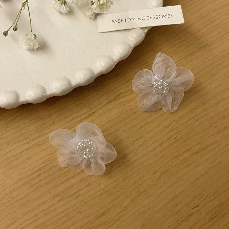 Women's White Fabric Flower High-grade Sweet Stainless Steel Earrings
