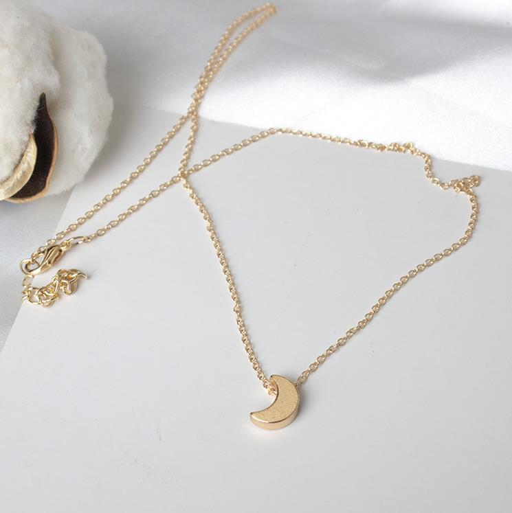 Unique Fashion Simple Thick Moon Ornament Necklaces