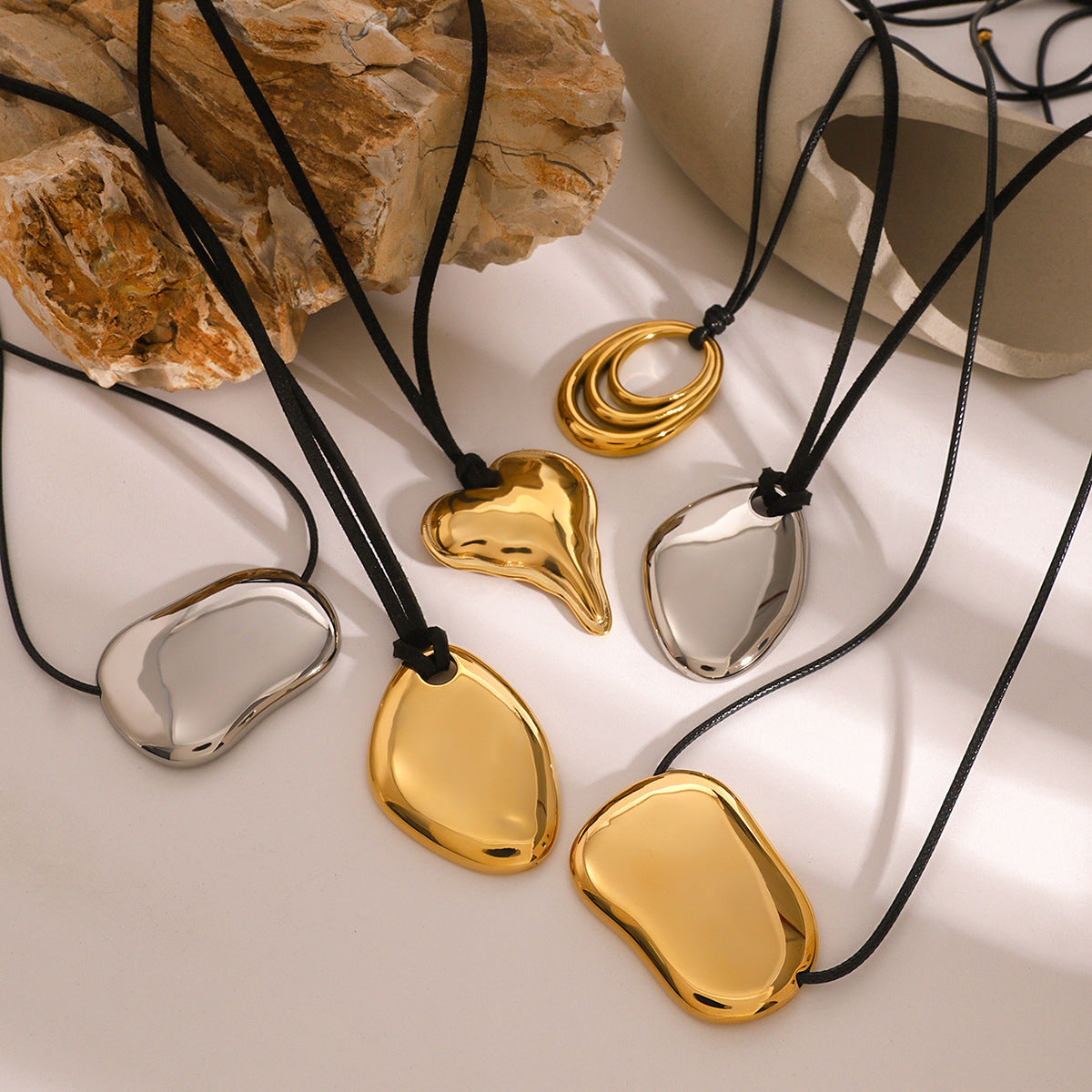 Geometric Irregular High-grade Clavicle Chain Titanium Necklaces