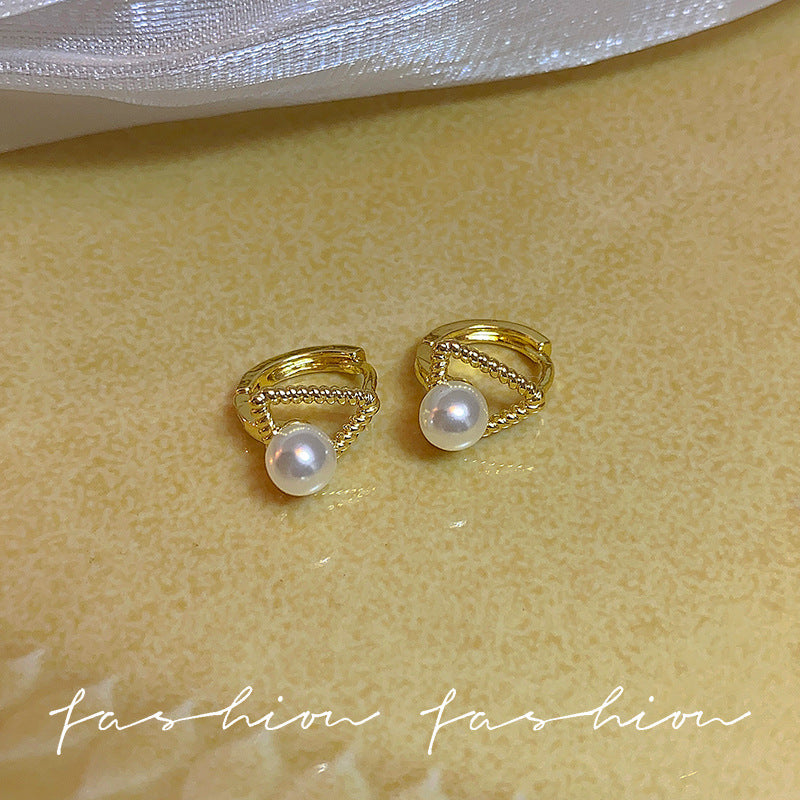 Women's Simple Triangle Pearl Ear Clip For Graceful Petite Fashion Earrings