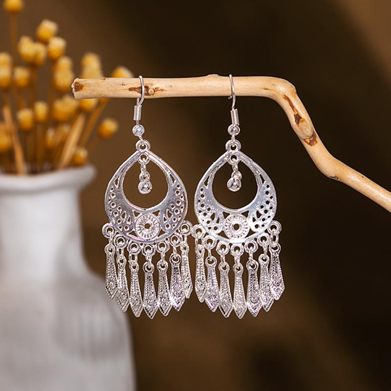 Hollowed Fashion Exotic Retro Artistic Classical Earrings