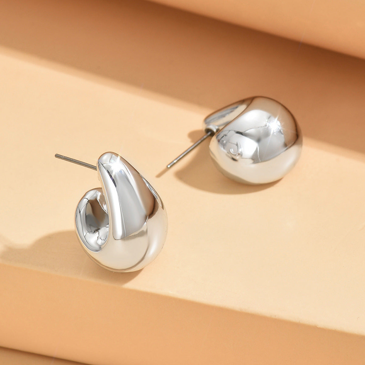 Women's Design Sense Chubby Water Drop Simple Earrings