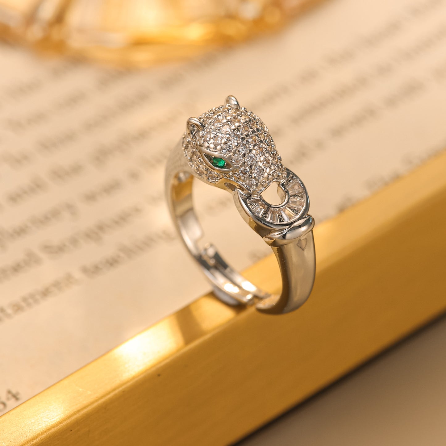 Women's & Men's Gold Micro Inlaid Zircon Fashion Leopard Rings