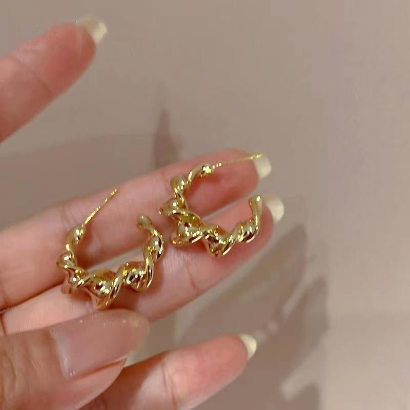 Simple Female Sier Light High-grade Small Ear Earrings