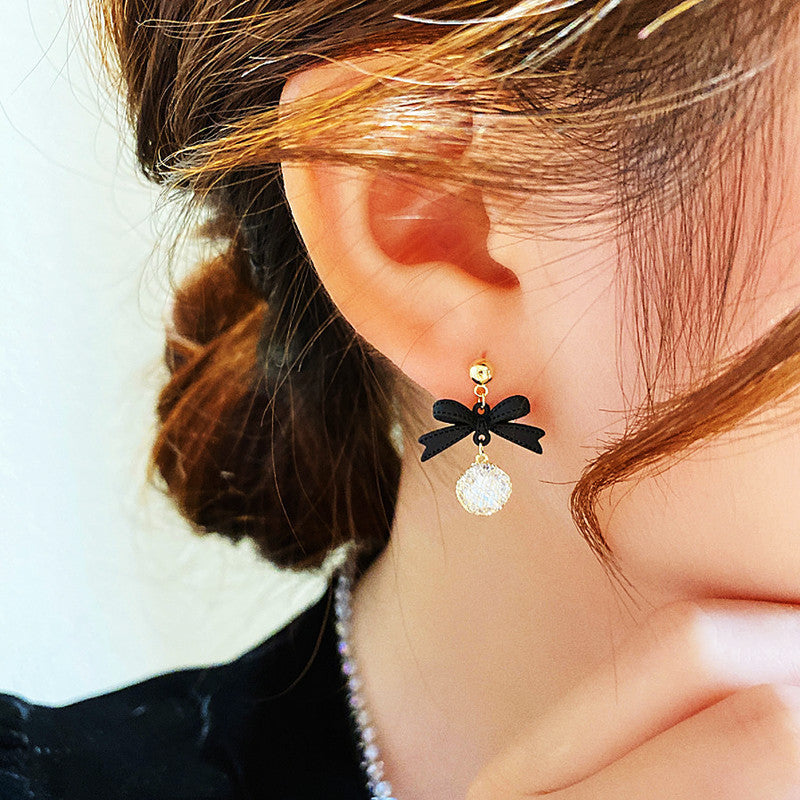 Pin High-grade Light Luxury Tide Small Earrings