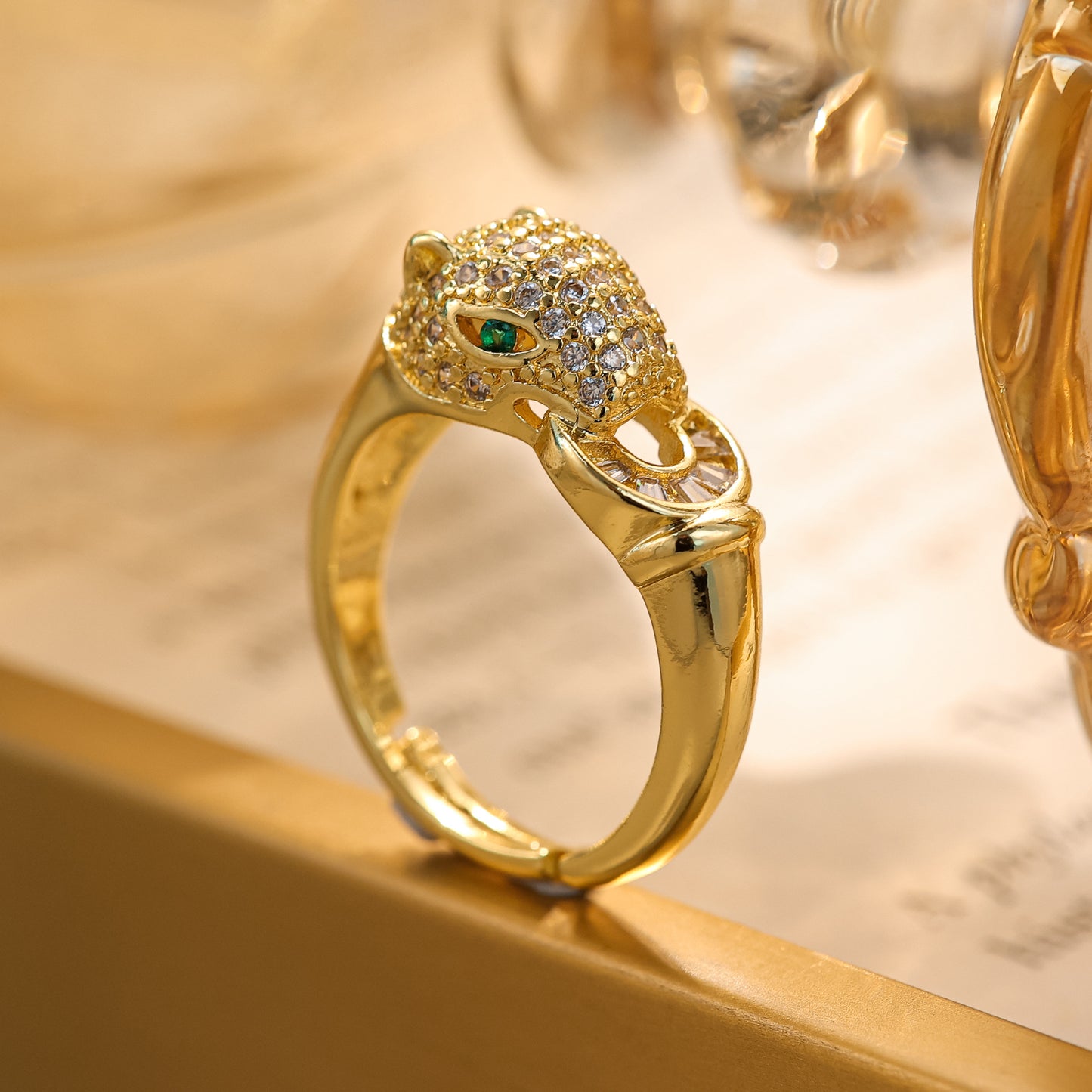 Women's & Men's Gold Micro Inlaid Zircon Fashion Leopard Rings