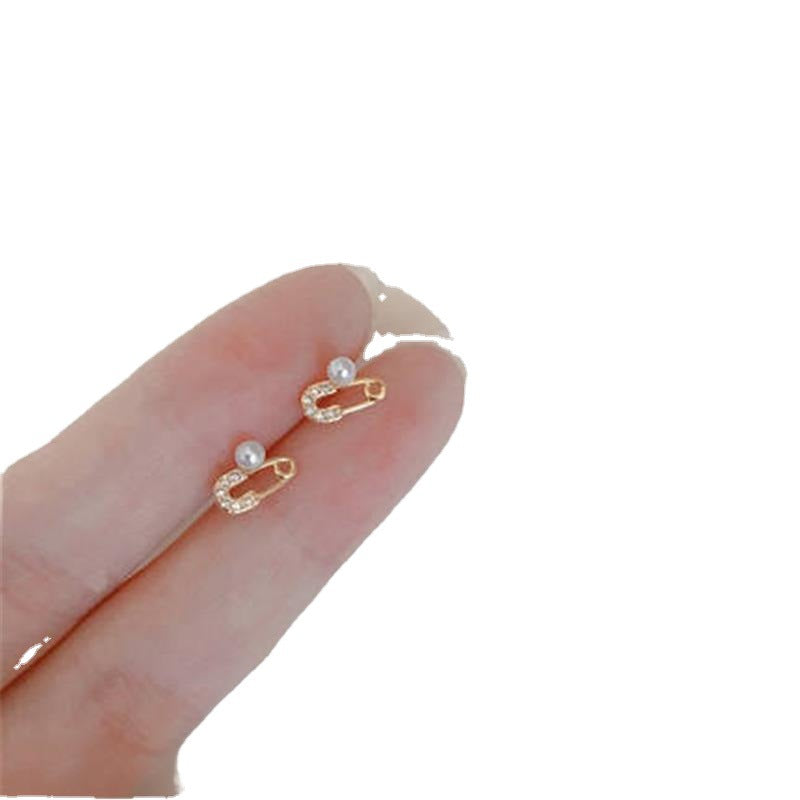 Pearl Clip Pin Personalized Temperament Style Frosty Female Earrings