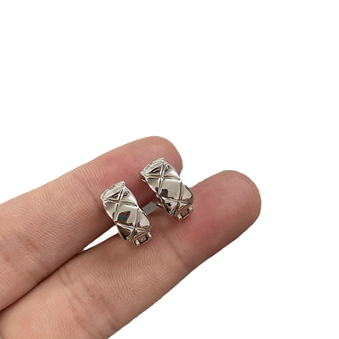 Women's Glossy Rhombus Plaid No Rhinestone Carved Light Luxury Earrings