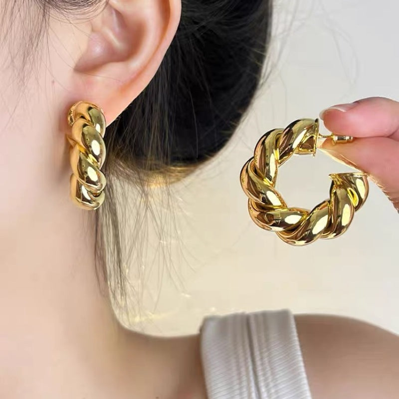 Simple Female Sier Light High-grade Small Ear Earrings