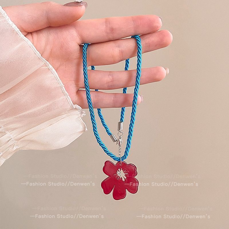 Women's Retro Atmosphere Clavicle Chain Summer Niche Design Necklaces