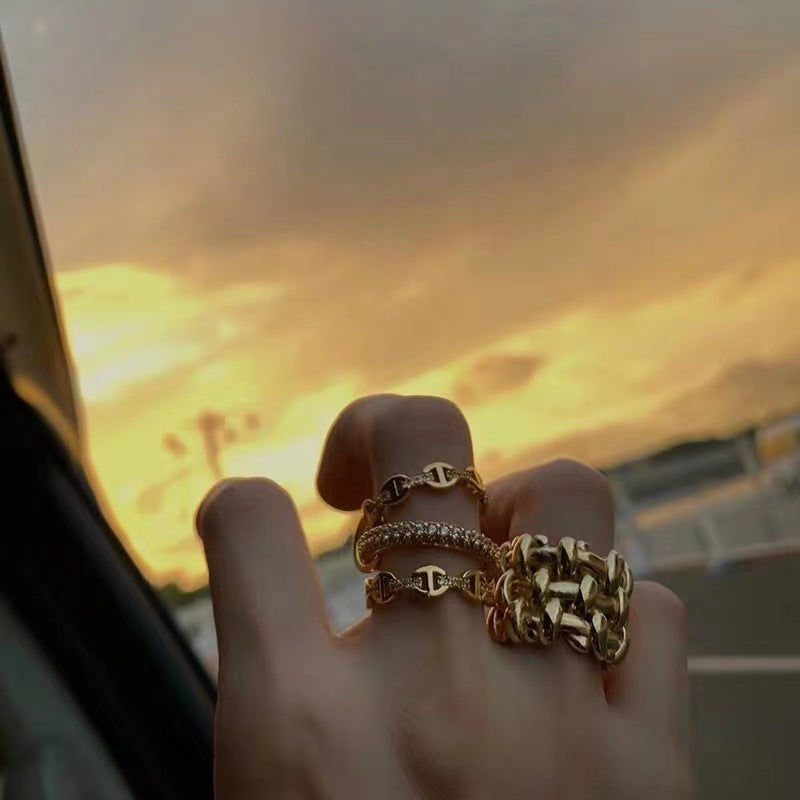 Twin High Sense Rhinestone Stitching Fashion Temperamental Rings