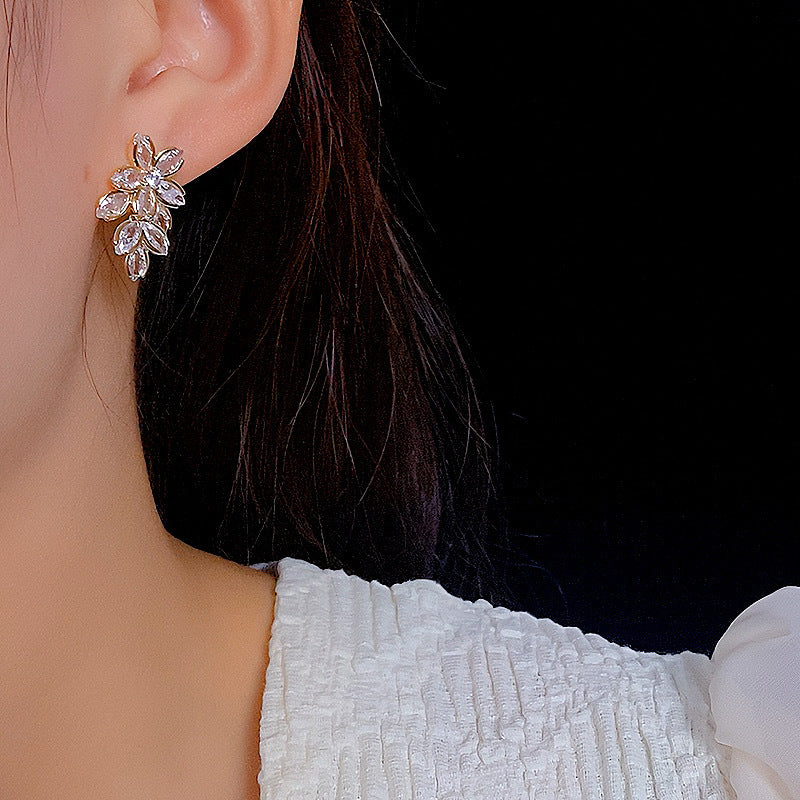 Women's Flower Zircon Ear Light Luxury Minority Rings