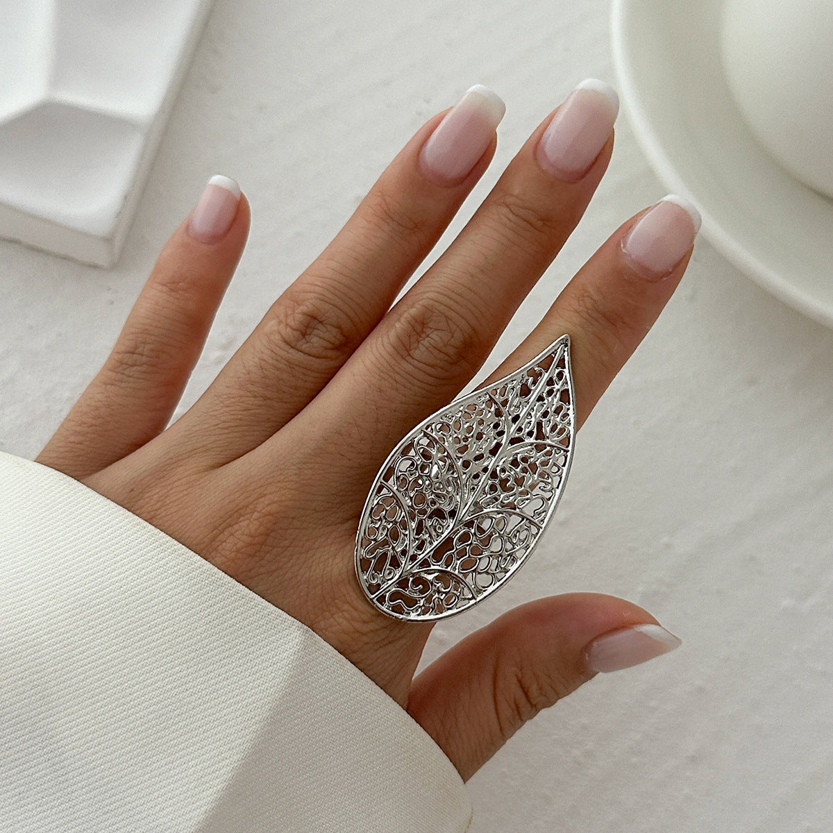 Winding Imitation Pearl Wind Niche Alloy Rings