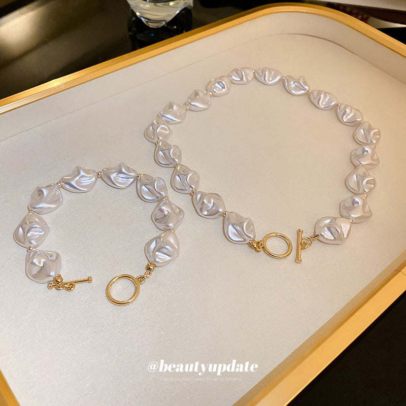 Women's Pearl Buckle Design Sense Temperament Clavicle Bracelets